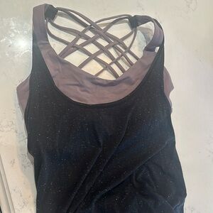 Lululemon Top with built in yoga sports bra - yoga - size M